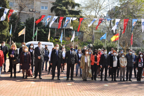 CHP ŞİŞLİ İLÇE ÖRGÜTÜ 23 NİSAN ULUSAL EGEMENLİK VE ÇOCUK BAYRAMI İÇİN TÖREN DÜZENLEDİ