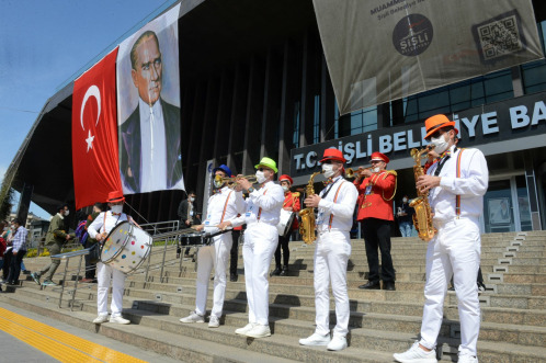 23 NİSAN ŞİŞLİ’DE DOLU DOLU KUTLANDI